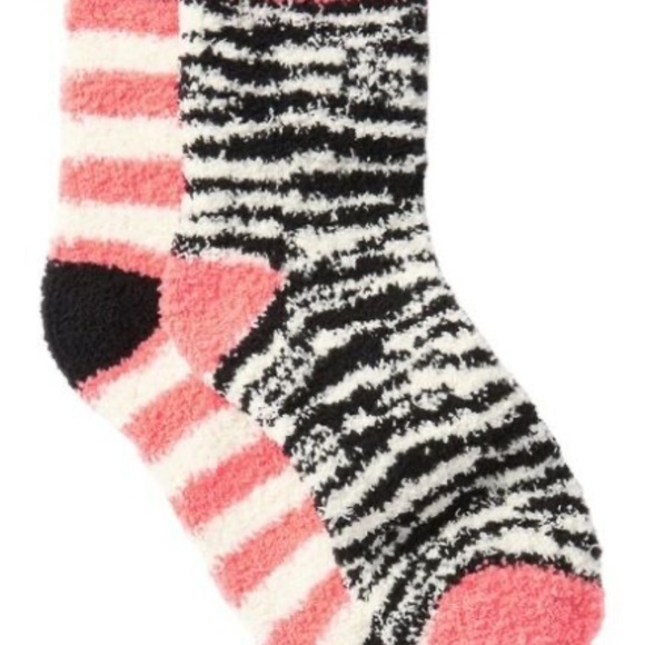 3/$20 Free Press 2 Pair Fuzzy Socks SZ 6-10.5 - Picture 2 of 8